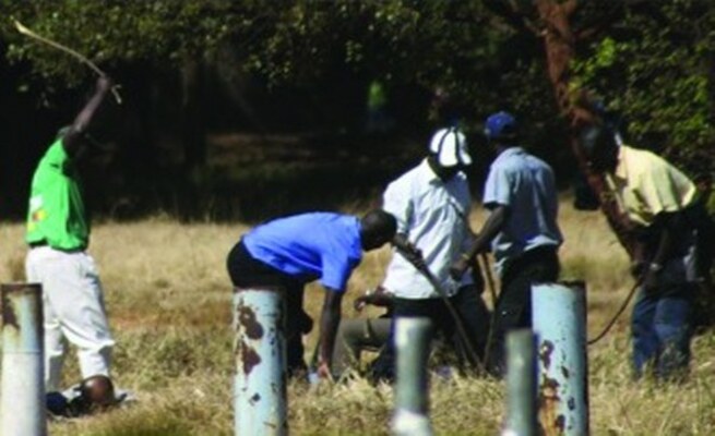 Mayhem as Zanu PF and CCC activists lock horns in Matabeleland North province