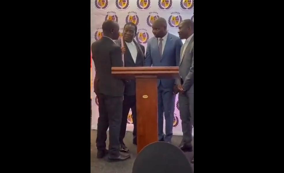 WATCH: Aides Help ‘Struggling’ Mnangagwa To The Podium